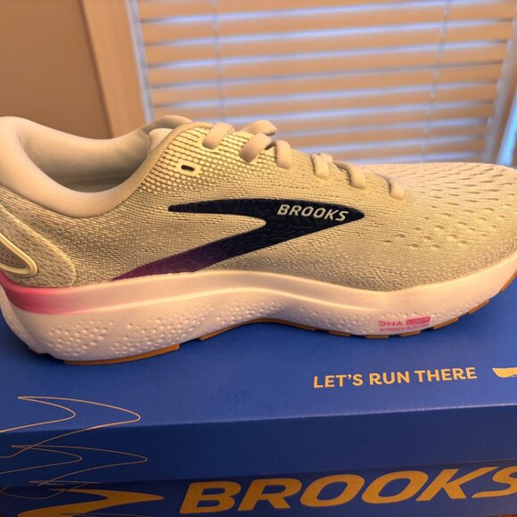 Women's Brooks Ghost 16 Running Shoes - Size 7.5 Wide - White/Grey/Estate Blue - Picture 3 of 6